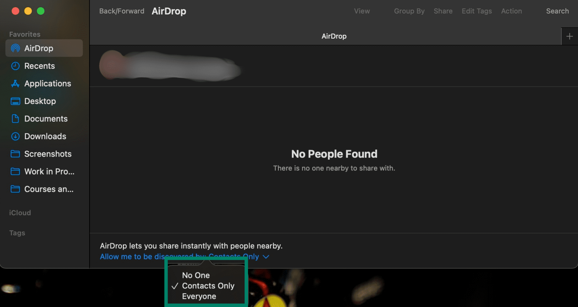 AirDrop menu showing the visibility settings dropdown.