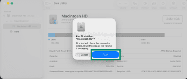 "Run" confirmation option highlighted for the Disk Utility app on macOS.